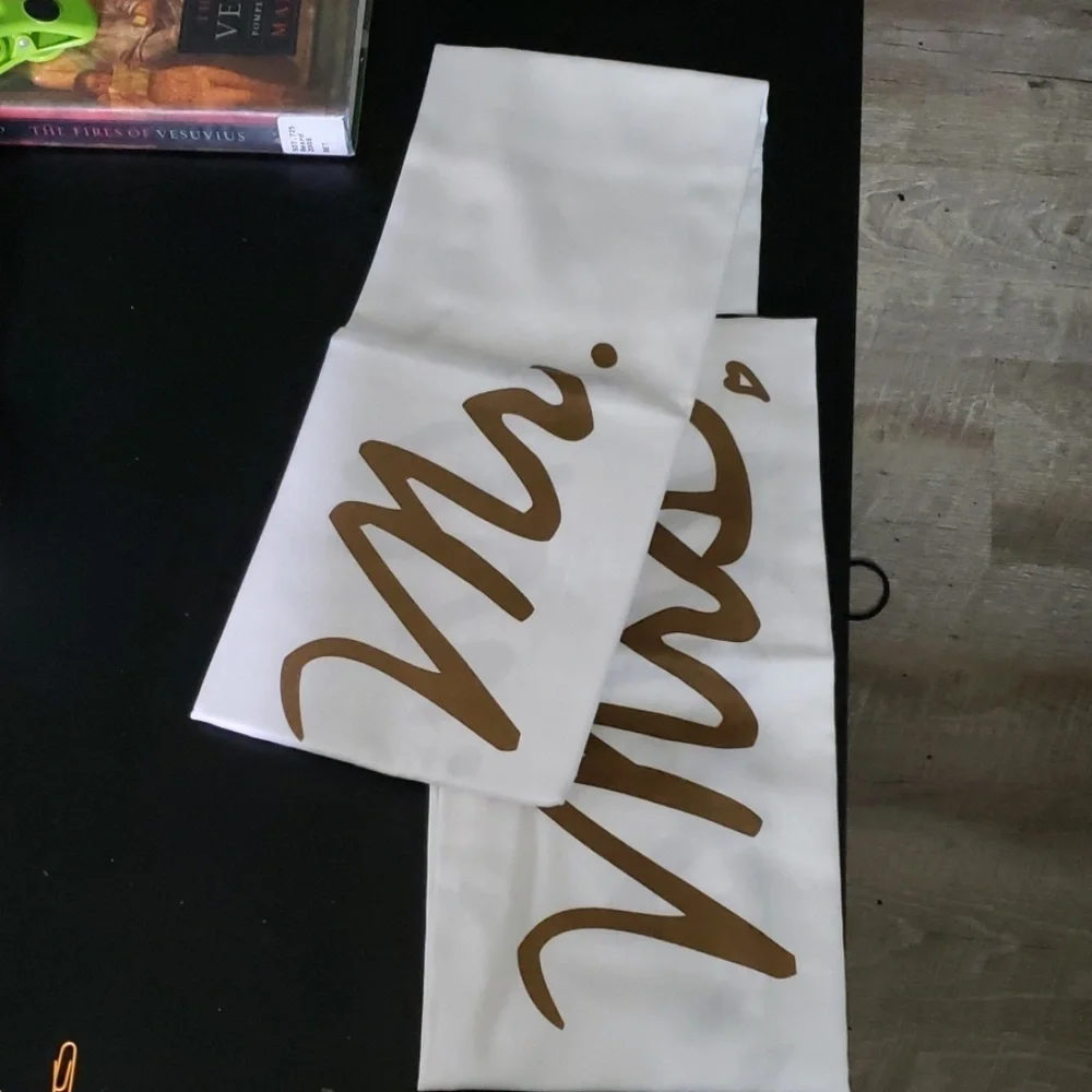 Faceplant Mr. & Mrs. Pillowcases